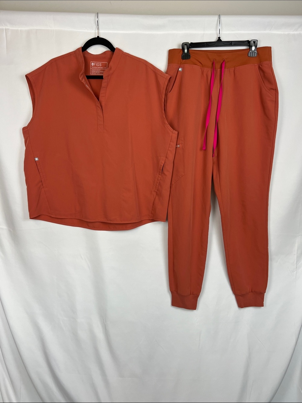 FIGS Women’s Terracotta‎ Top & Jogger Set- Sizes: Top XL/ Pants L Tall